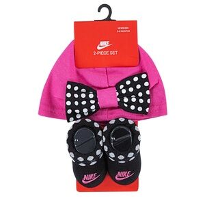 Nike Fuchsia and Black Infant Hat and Booties Set newborn